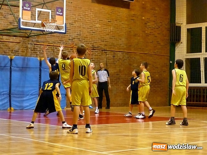 Zdjęcie w galerii na portalu naszwodzislaw.com: Wygrana koszykarzy MKS Wodzisław Śląski z KTK Knurów wiadomości z regionu