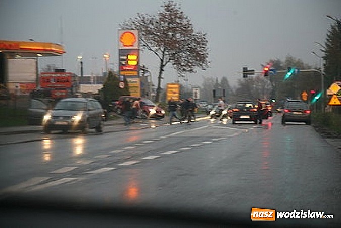 Zdjęcie w galerii na portalu naszwodzislaw.com: Bójka pseudokibiców - 7 osób zatrzymanych wiadomości z regionu