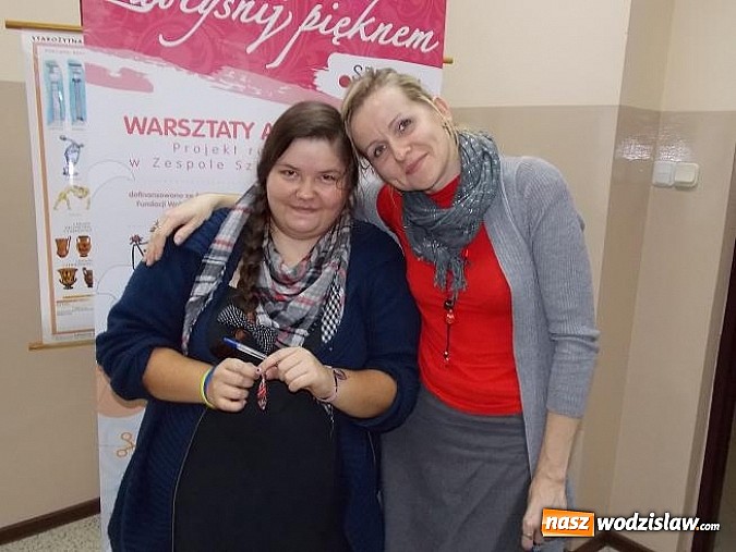 Zdjęcie w galerii na portalu naszwodzislaw.com: Tak spędzają jesienne wieczory w Gogołowej wiadomości z regionu