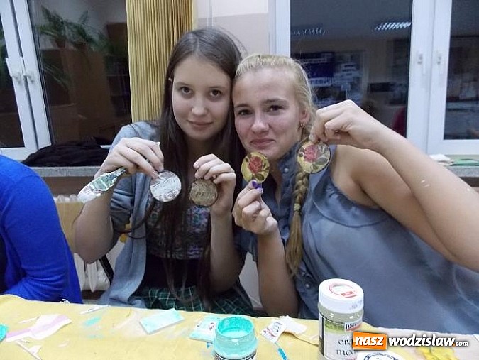 Zdjęcie w galerii na portalu naszwodzislaw.com: Tak spędzają jesienne wieczory w Gogołowej wiadomości z regionu