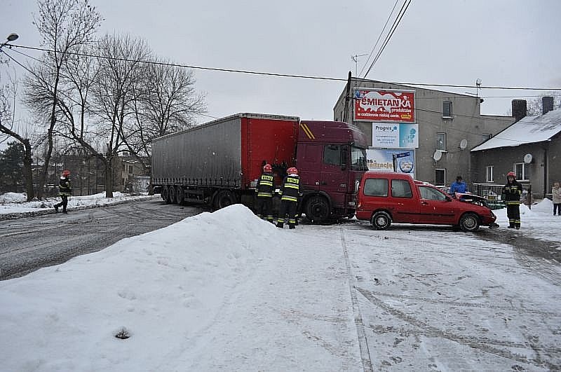 Zdjęcie w galerii na portalu naszwodzislaw.com: Dwa wypadki na Pszowskiej wiadomości z regionu