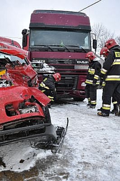 Zdjęcie w galerii na portalu naszwodzislaw.com: Dwa wypadki na Pszowskiej wiadomości z regionu