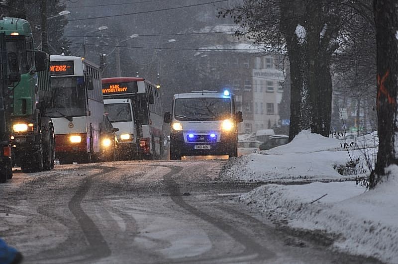 Zdjęcie w galerii na portalu naszwodzislaw.com: Dwa wypadki na Pszowskiej wiadomości z regionu