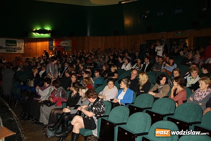 Zdjęcie w galerii na portalu naszwodzislaw.com: Single i remiksy - fotorelacja ze spektaklu wiadomości z regionu