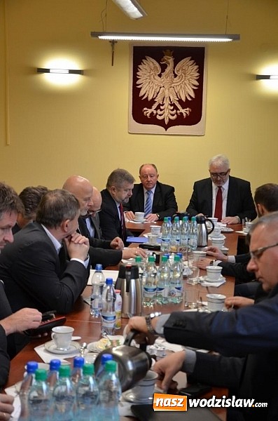 Zdjęcie w galerii na portalu naszwodzislaw.com: Dyskutowali o programie dla Odry w Starostwie Powiatowym w Wodzisławiu wiadomości z regionu