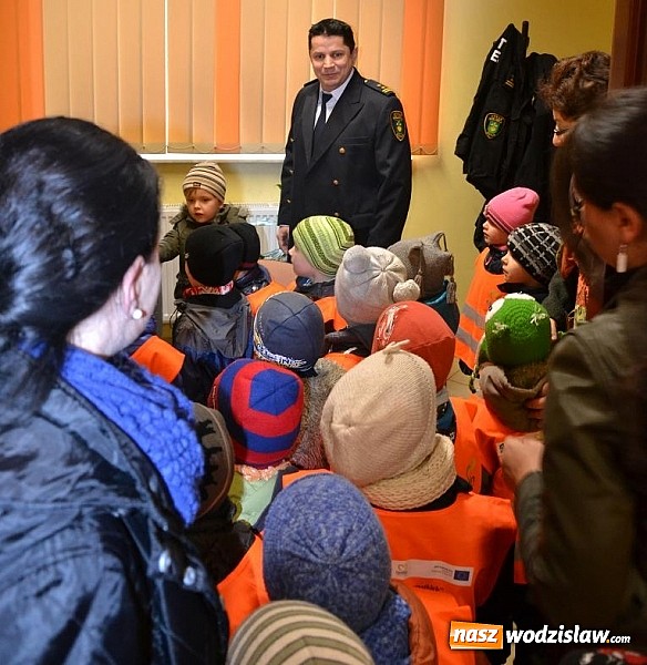 Zdjęcie w galerii na portalu naszwodzislaw.com: Przedszkolaki poznały pracę funkcjonariuszy SM wiadomości z regionu