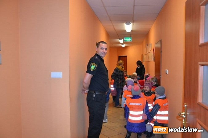 Zdjęcie w galerii na portalu naszwodzislaw.com: Przedszkolaki poznały pracę funkcjonariuszy SM wiadomości z regionu