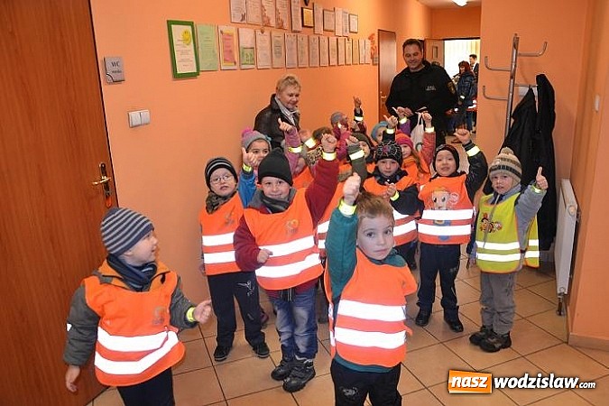 Zdjęcie w galerii na portalu naszwodzislaw.com: Przedszkolaki poznały pracę funkcjonariuszy SM wiadomości z regionu