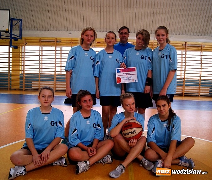 Zdjęcie w galerii na portalu naszwodzislaw.com: Koszykarki z Gimnazjum nr 2 mistrzyniami powiatu wodzisławskiego w koszykówce wiadomości z regionu