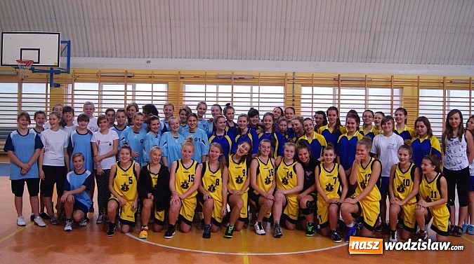 Zdjęcie w galerii na portalu naszwodzislaw.com: Koszykarki z Gimnazjum nr 2 mistrzyniami powiatu wodzisławskiego w koszykówce wiadomości z regionu