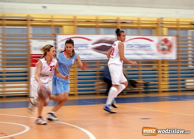 Zdjęcie w galerii na portalu naszwodzislaw.com: Dwa trudne mecze koszykarek Olimpii  wiadomości z regionu
