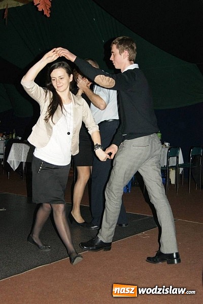 Zdjęcie w galerii na portalu naszwodzislaw.com: Udana zabawa andrzejkowa w Syryni wiadomości z regionu