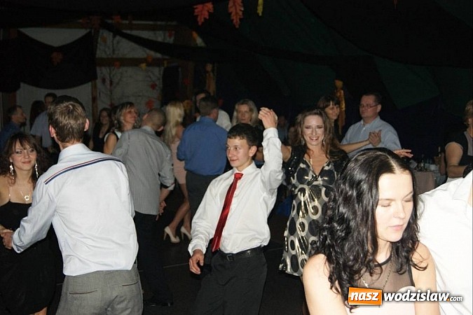 Zdjęcie w galerii na portalu naszwodzislaw.com: Udana zabawa andrzejkowa w Syryni wiadomości z regionu