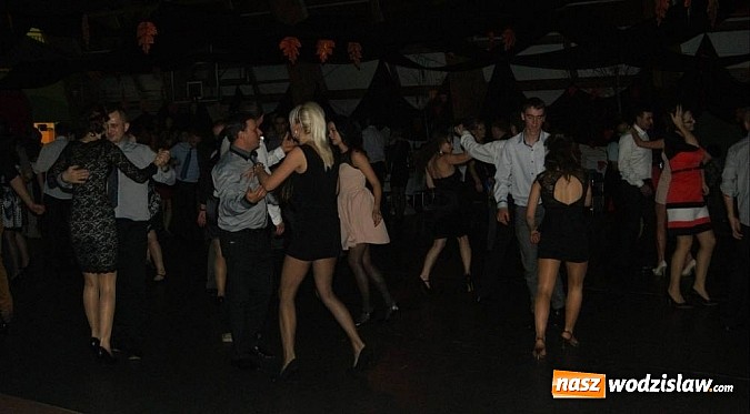 Zdjęcie w galerii na portalu naszwodzislaw.com: Udana zabawa andrzejkowa w Syryni wiadomości z regionu