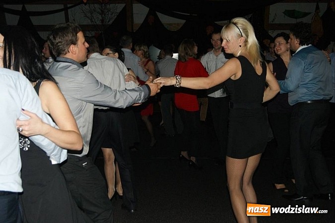 Zdjęcie w galerii na portalu naszwodzislaw.com: Udana zabawa andrzejkowa w Syryni wiadomości z regionu