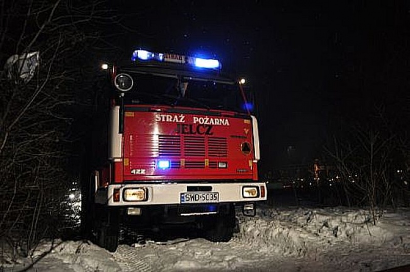 Zdjęcie w galerii na portalu naszwodzislaw.com: Bezdomny w płonącym pustostanie wiadomości z regionu