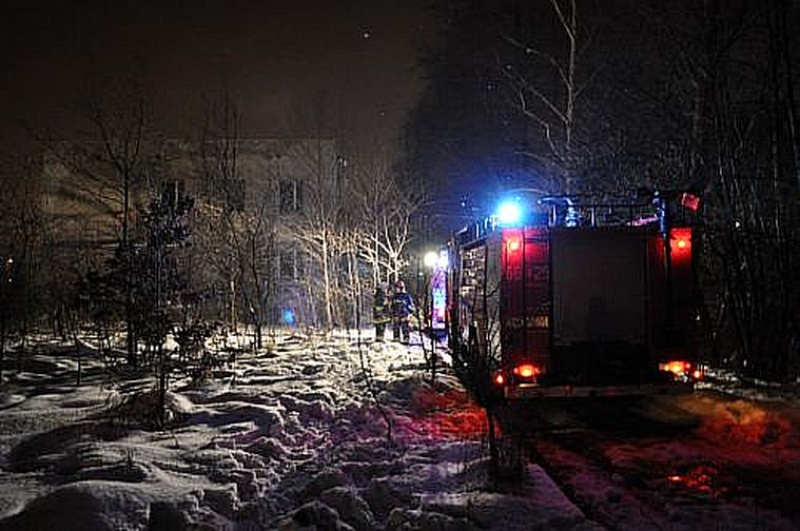 Zdjęcie w galerii na portalu naszwodzislaw.com: Bezdomny w płonącym pustostanie wiadomości z regionu