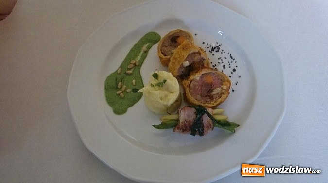 Zdjęcie w galerii na portalu naszwodzislaw.com: Ekonomik  drugi raz z rzędu zwycięzcą Beskidzkiego Konkursu Młodych Kucharzy wiadomości z regionu