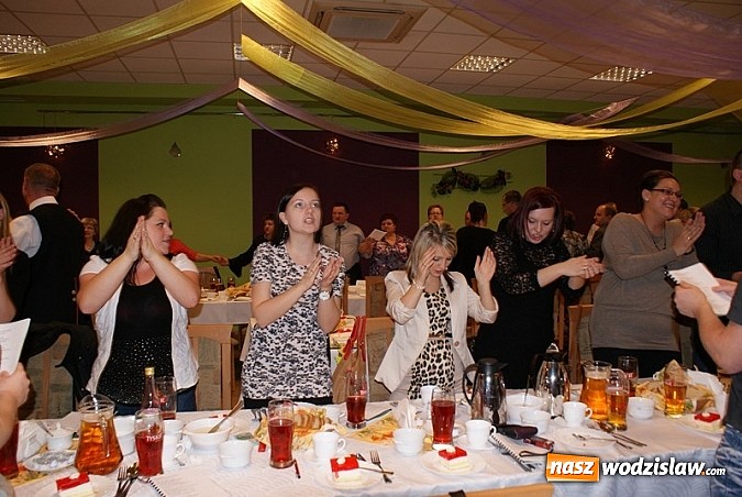 Zdjęcie w galerii na portalu naszwodzislaw.com: Teściowe zaszalały - fotorelacja z niezapomnianej biesiady w Połomi wiadomości z regionu