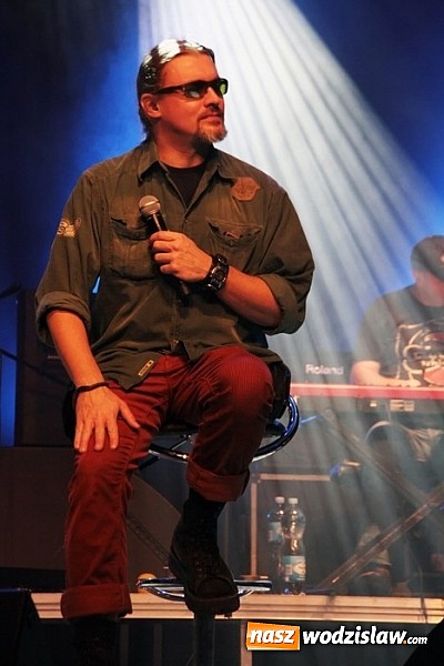 Zdjęcie w galerii na portalu naszwodzislaw.com: Dżem zaśpiewał w RCK Feniks - zobacz zdjęcia wiadomości z regionu