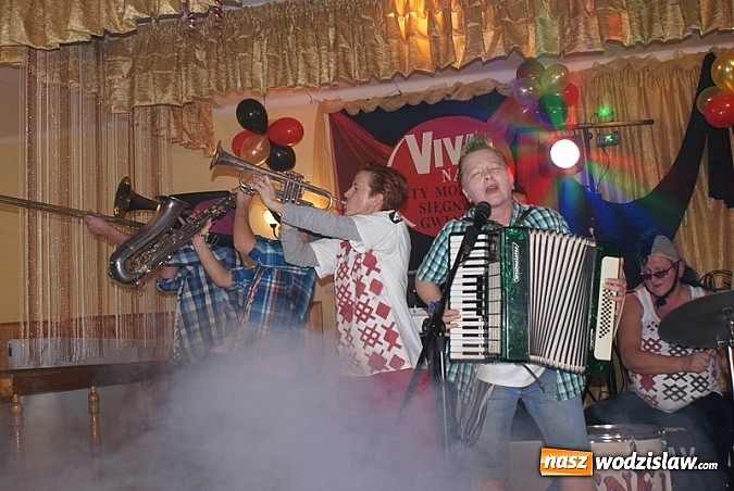 Zdjęcie w galerii na portalu naszwodzislaw.com: Enej, Krzysztof Krawczyk, Bogdan Smoleń i Piotr Żyła - gwiazdy zjechały do Mszany wiadomości z regionu