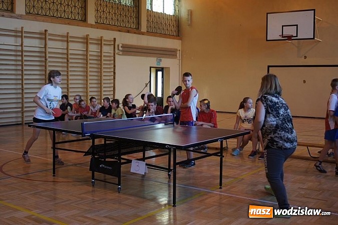 Zdjęcie w galerii na portalu naszwodzislaw.com: Mikołajkowy turniej tenisa stołowego za nami wiadomości z regionu