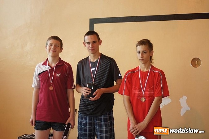 Zdjęcie w galerii na portalu naszwodzislaw.com: Mikołajkowy turniej tenisa stołowego za nami wiadomości z regionu