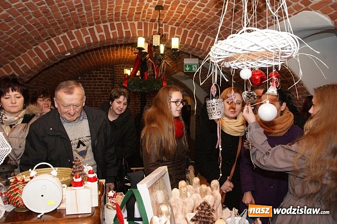 Zdjęcie w galerii na portalu naszwodzislaw.com: Jarmark Adwentowy w Starym Opactwie wiadomości z regionu