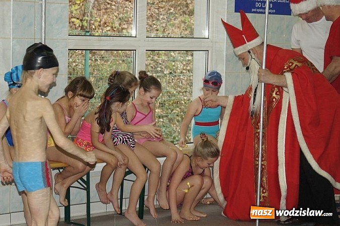 Zdjęcie w galerii na portalu naszwodzislaw.com: Święty Mikołaj odwiedził Gminę Mszana wiadomości z regionu