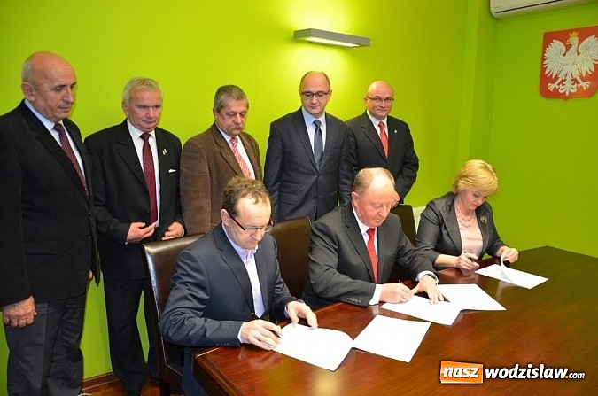 Zdjęcie w galerii na portalu naszwodzislaw.com: Powiat otrzyma odszkodowanie za zniszczone drogi wiadomości z regionu