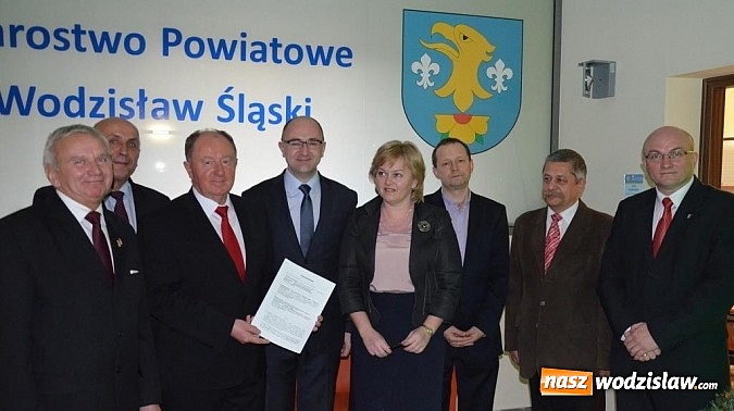 Zdjęcie w galerii na portalu naszwodzislaw.com: Powiat otrzyma odszkodowanie za zniszczone drogi wiadomości z regionu