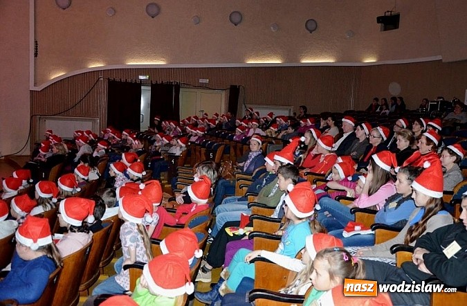 Zdjęcie w galerii na portalu naszwodzislaw.com: Powiatowe spotkanie ze św. Mikołajem wiadomości z regionu