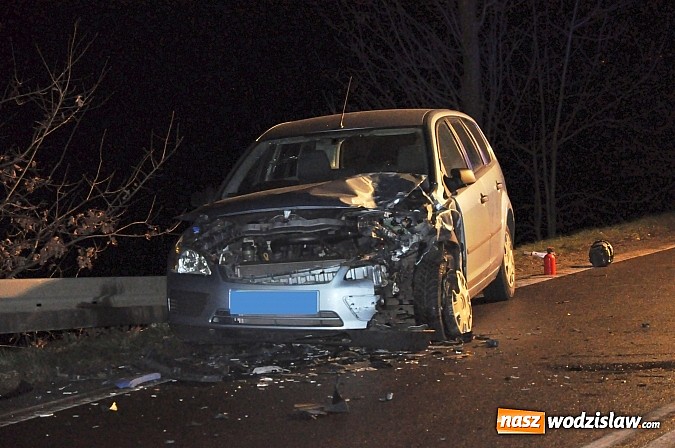 Zdjęcie w galerii na portalu naszwodzislaw.com: Czołowe zderzenie na trasie do Lubomi wiadomości z regionu