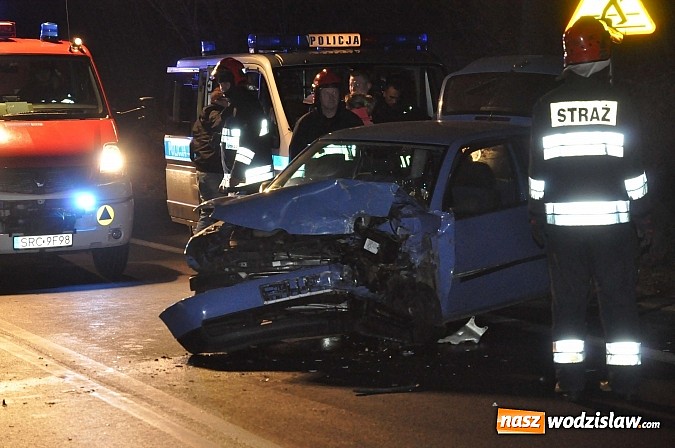 Zdjęcie w galerii na portalu naszwodzislaw.com: Czołowe zderzenie na trasie do Lubomi wiadomości z regionu