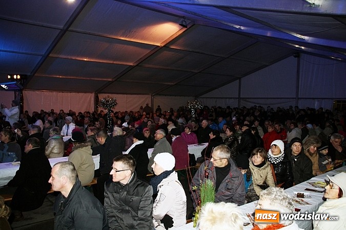 Zdjęcie w galerii na portalu naszwodzislaw.com: Wodzisławianie świętowali wspólnie na rynku - fotorelacja wiadomości z regionu