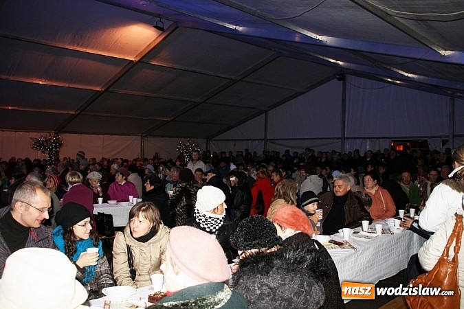 Zdjęcie w galerii na portalu naszwodzislaw.com: Wodzisławianie świętowali wspólnie na rynku - fotorelacja wiadomości z regionu