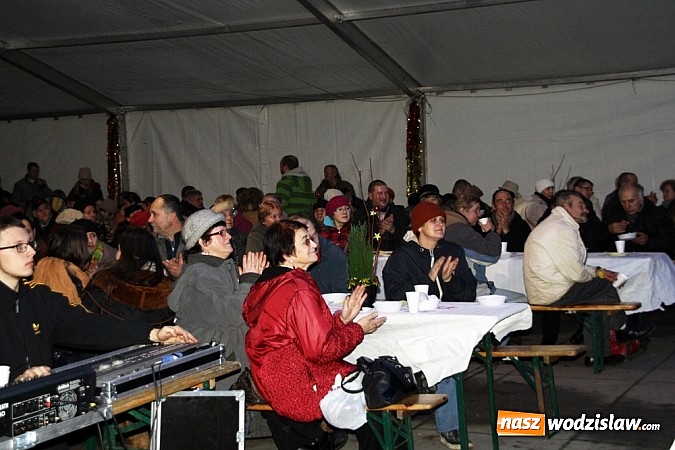 Zdjęcie w galerii na portalu naszwodzislaw.com: Wodzisławianie świętowali wspólnie na rynku - fotorelacja wiadomości z regionu