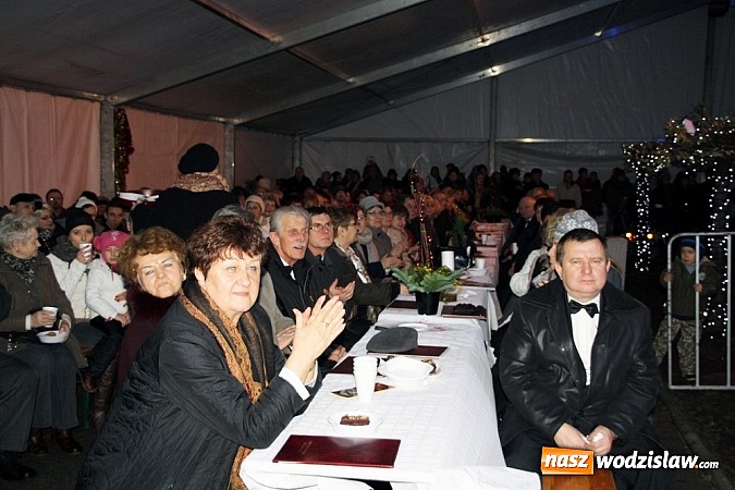 Zdjęcie w galerii na portalu naszwodzislaw.com: Wodzisławianie świętowali wspólnie na rynku - fotorelacja wiadomości z regionu