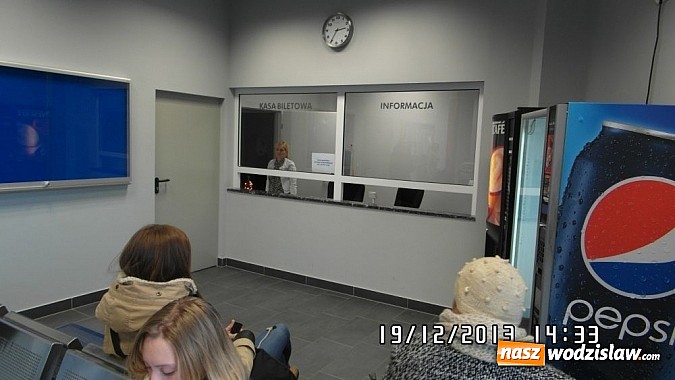Zdjęcie w galerii na portalu naszwodzislaw.com: Poczekalnia na dworcu będzie czynna dłużej wiadomości z regionu
