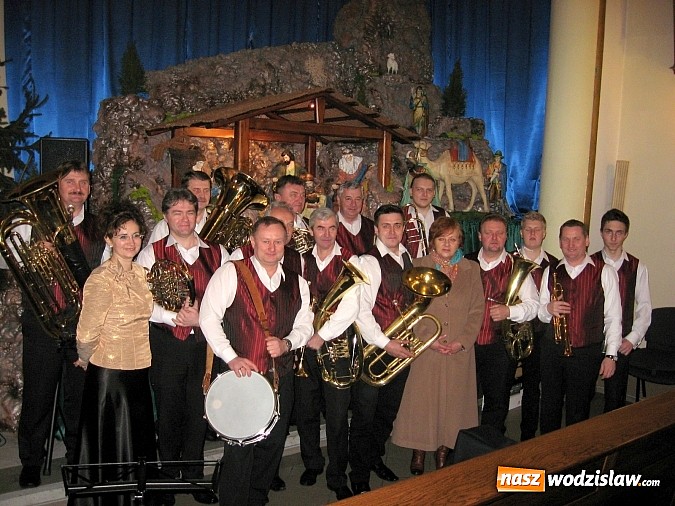 Zdjęcie w galerii na portalu naszwodzislaw.com: Kolędy świata zabrzmiały w lubomskim kościele wiadomości z regionu