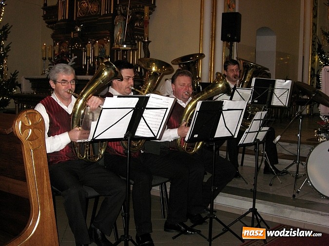 Zdjęcie w galerii na portalu naszwodzislaw.com: Kolędy świata zabrzmiały w lubomskim kościele wiadomości z regionu
