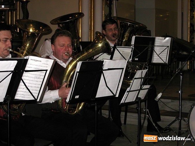 Zdjęcie w galerii na portalu naszwodzislaw.com: Kolędy świata zabrzmiały w lubomskim kościele wiadomości z regionu