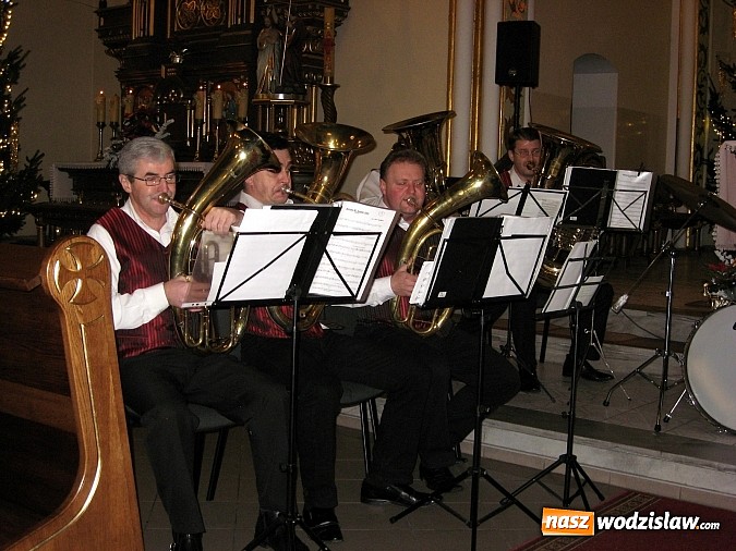 Zdjęcie w galerii na portalu naszwodzislaw.com: Kolędy świata zabrzmiały w lubomskim kościele wiadomości z regionu
