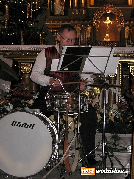 Zdjęcie w galerii na portalu naszwodzislaw.com: Kolędy świata zabrzmiały w lubomskim kościele wiadomości z regionu