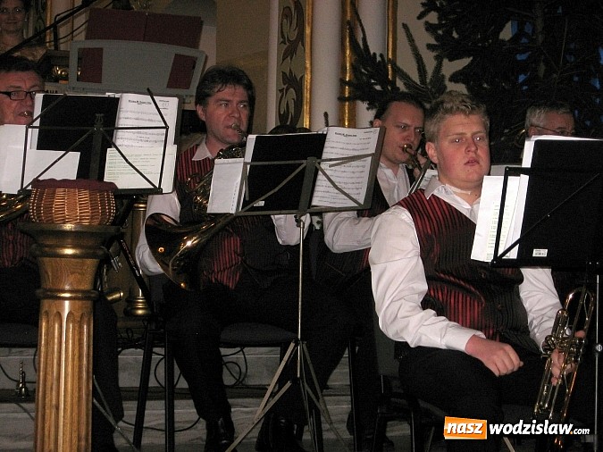 Zdjęcie w galerii na portalu naszwodzislaw.com: Kolędy świata zabrzmiały w lubomskim kościele wiadomości z regionu