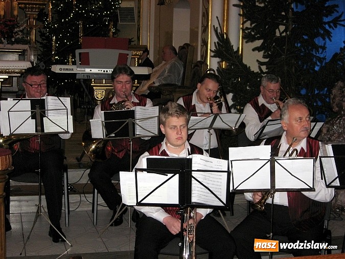 Zdjęcie w galerii na portalu naszwodzislaw.com: Kolędy świata zabrzmiały w lubomskim kościele wiadomości z regionu