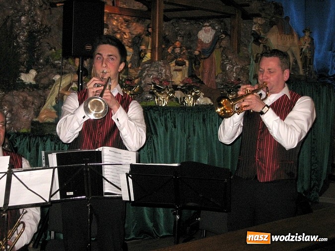 Zdjęcie w galerii na portalu naszwodzislaw.com: Kolędy świata zabrzmiały w lubomskim kościele wiadomości z regionu