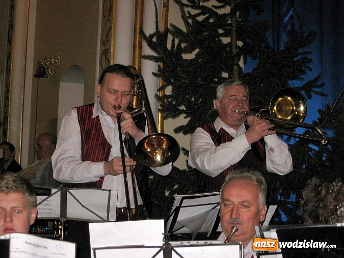Zdjęcie w galerii na portalu naszwodzislaw.com: Kolędy świata zabrzmiały w lubomskim kościele wiadomości z regionu