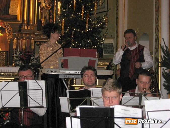 Zdjęcie w galerii na portalu naszwodzislaw.com: Kolędy świata zabrzmiały w lubomskim kościele wiadomości z regionu