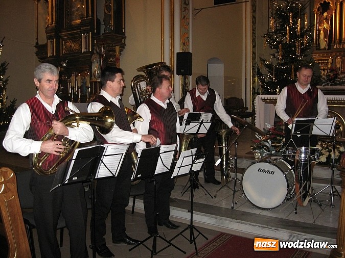 Zdjęcie w galerii na portalu naszwodzislaw.com: Kolędy świata zabrzmiały w lubomskim kościele wiadomości z regionu